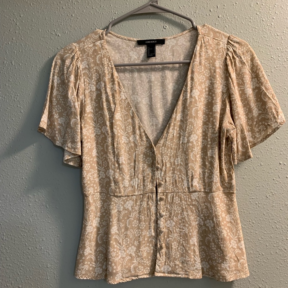 Forever 21 crème and white blouse